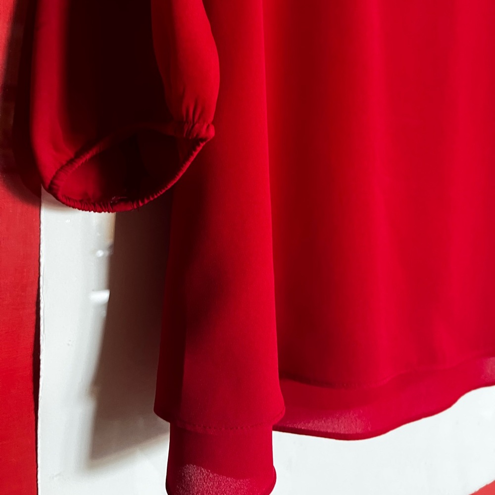 Vibrant red v open neck long sleeve blouse Emma & Olivia - Picture 5 of 7